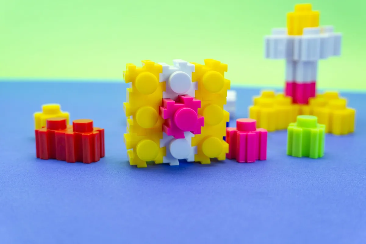 Colorful interlocking building blocks